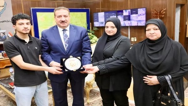 محافظ المنوفية يكرم أسرة مدير إدارة الباجور الراحل تقديرًا لعطائه التربوي