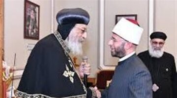 وزير الأوقاف يهنئ البابا تواضروس بعيد القيامة المجيد