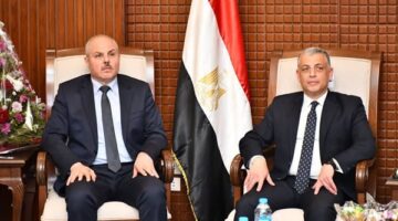 محافظ الإسماعيلية ورئيس جامعة قناة السويس يزوران الكنائس للتهنئة بعيد القيامة المجيد