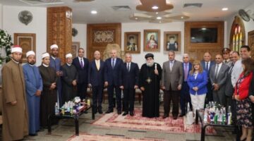محافظ الإسماعيلية يزور كنائس المحافظة للتهنئة بعيد القيامة المجيد