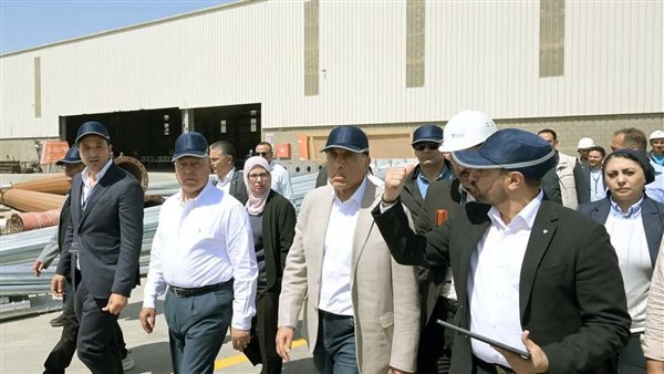 رئيس الوزراء يتفقد مصانع التوكل للصناعات الحديدية والجلفنة رئيس الوزراء يتفقد مصانع التوكل للصناعات الحديدية والجلفنة