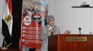 رئيس جامعة الأقصر تلقي محاضرة ضمن فعاليات "أيام التراث المصرية المغربية".. صور