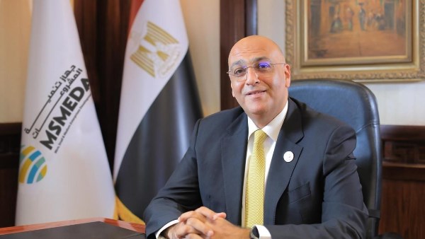جهاز تنمية المشروعات يشهد تسليم 20 سيارة تاكسي لشباب السويس جهاز تنمية المشروعات يشهد تسليم 20 سيارة تاكسي لشباب السويس