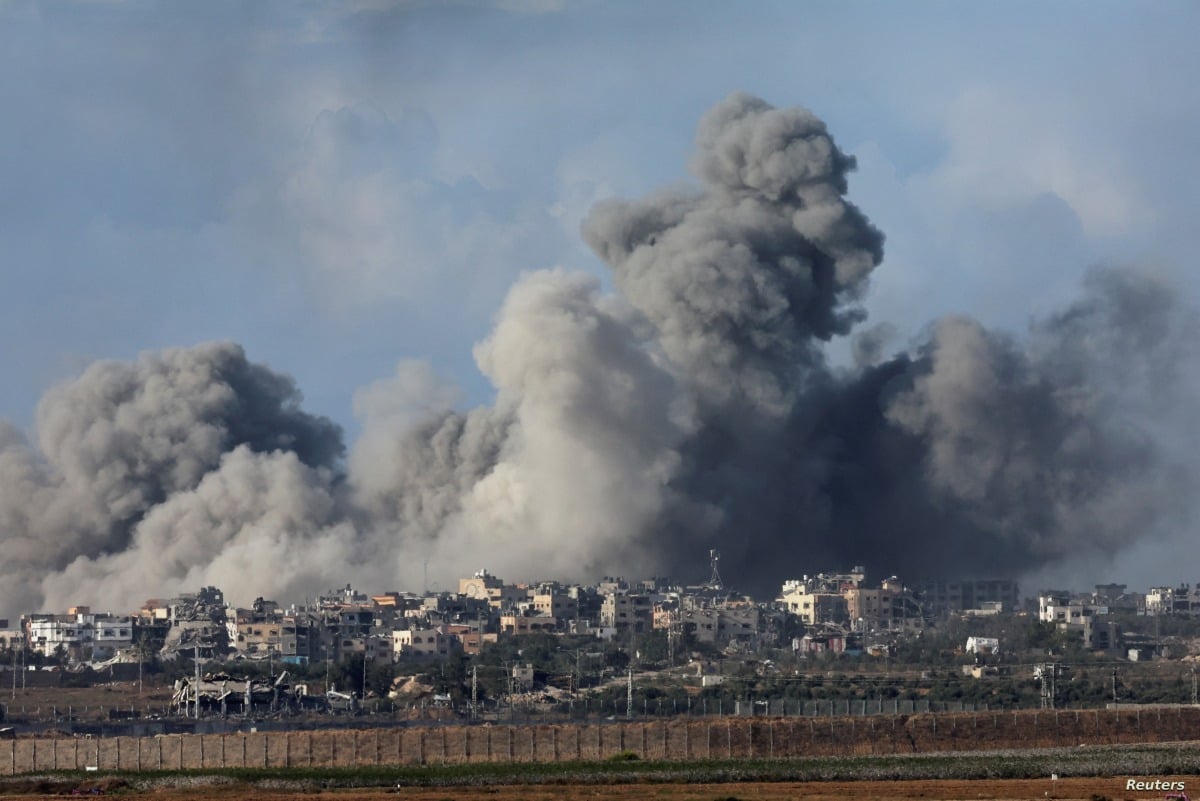 استشهاد 4 فلسطينيين في قصف للاحتلال على مدينة غزة استشهاد 4 فلسطينيين في قصف للاحتلال على مدينة غزة