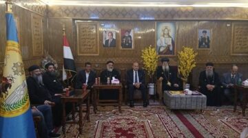 نائب محافظ الجيزة يزور مطرانية الأقباط الأرثوذكس بطموه للتهنئة بعيد القيامة