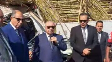 محافظ المنيا يقطع زيارته للكنائس ويتفقد موقع حادث ملوي ويطمئن على المصابين