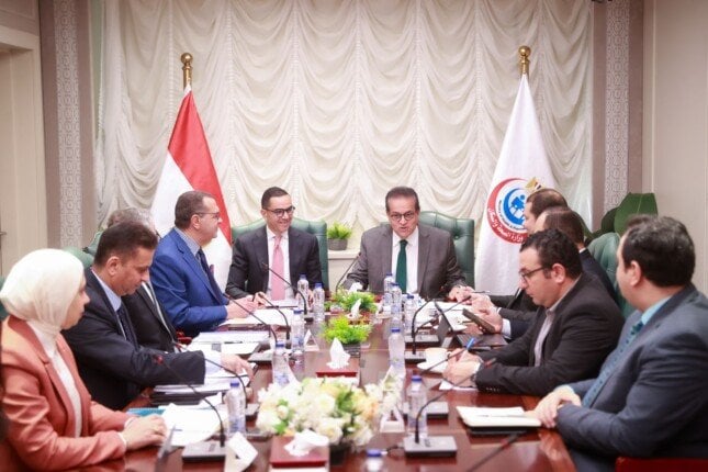 نائب رئيس الوزراء يبحث مع وزير الاستثمار وضع آليات وحلول لتخفيف الأعباء المالية نائب رئيس الوزراء يبحث مع وزير الاستثمار وضع آليات وحلول لتخفيف الأعباء المالية