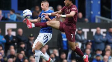 فيديو | ماذا قدم عمر مرموش في مباراة مانشستر سيتي وإيفرتون بالدوري الإنجليزي؟