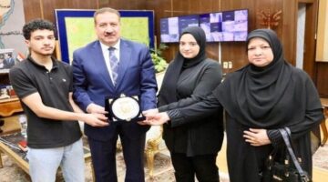 محافظ المنوفية يكرم أسرة مدير إدارة الباجور التعليمية الراحل