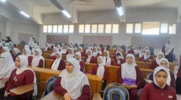نائب رئيس جامعة الأزهر لفرع البنات يتفقد دورات “التربية الوطنية” لطالبات الخانكة