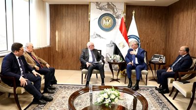 وزير البترول يبحث مع رئيس "تكنيب إنرجيز" التوسع في مشروعات الطاقة المتجددة ووقود الطائرات المستدام بمصر وزير البترول يبحث مع رئيس "تكنيب إنرجيز" التوسع في مشروعات الطاقة المتجددة ووقود الطائرات المستدام بمصر