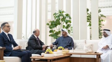 محمد بن زايد يتسلم دعوة من الرئيس العراقي لحضور القمة العربية في بغداد
