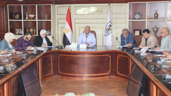 السكرتير العام لبني سويف يبحث سير العمل بملف التصالح وتذليل المعوقات السكرتير العام لبني سويف يبحث سير العمل بملف التصالح وتذليل المعوقات