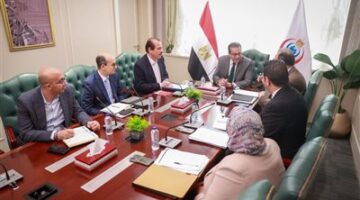 بعد تدخل الرئيس السيسي.. وزير الصحة يوجه باستئناف نشاط جميع أفرع بلبن بعد التأكد من مطابقتها للمواصفات والشروط الصحية