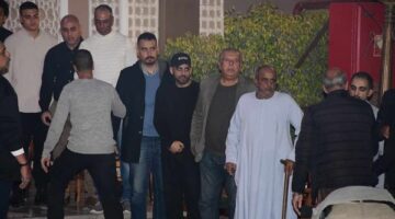 حمدي المرغني وفتوح أحمد يتلقيان عزاء الفنان سليمان عيد
