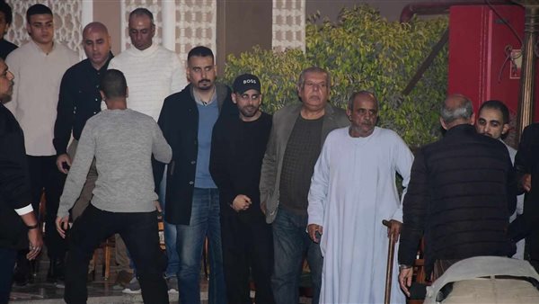 حمدي المرغني وفتوح أحمد يتلقيان عزاء الفنان سليمان عيد حمدي المرغني وفتوح أحمد يتلقيان عزاء الفنان سليمان عيد