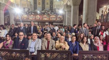 توافد الآلاف من الأقباط والمهنئين للمشاركة في صلوات عيد القيامة المجيد