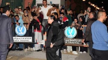 ملامح الحزن تسيطر على وجه هشام ماجد وويزو في عزاء سليمان عيد «صور»
