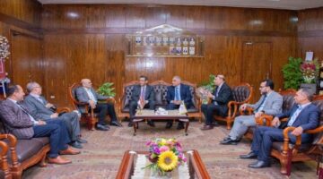 رئيس جامعة طنطا يستقبل نقيب الصحفيين