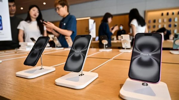 تحديث iOS 18.4.1 لأجهزة آيفون متاح الآن .. وآبل : “نزّله فورًا” تحديث iOS 18.4.1 لأجهزة آيفون متاح الآن .. وآبل : “نزّله فورًا”