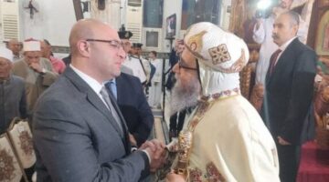 محافظ بني سويف يشهد مراسم صلاة قداس عيد القيامة المجيد بمطرانية ببا