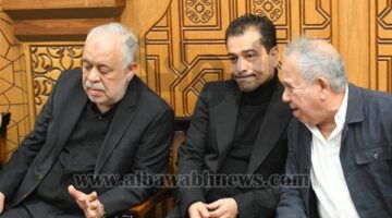 ملحمة نجوم الفن لمواساة أسرة سليمان عيد.. صور