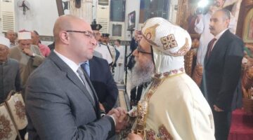 محافظ بني سويف يشهد مراسم صلاة قداس عيد القيامة المجيد