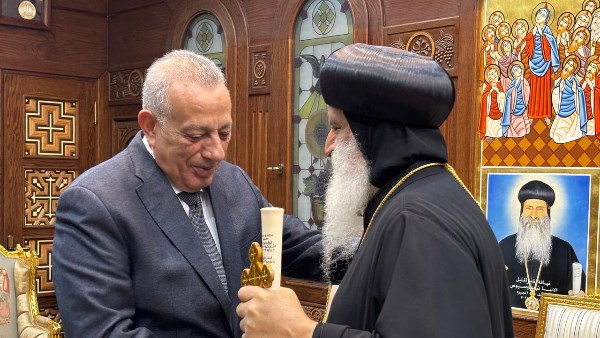 أمين عام «الجبهة الوطنية» بالجيزة يُهنئ الأخوة المسيحيين بعيد القيامة المجيد|صور أمين عام «الجبهة الوطنية» بالجيزة يُهنئ الأخوة المسيحيين بعيد القيامة المجيد|صور
