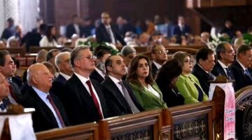 وزيرة التنمية المحلية تشارك في قداس عيد القيامة المجيد بالكاتدرائية المرقسية بالعباسية