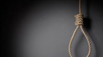 طعنه بأماكن متفرقة في جسده .. الحكم على عامل بسوهاج بعد إحالته للمفتي