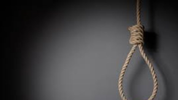 طعنه بأماكن متفرقة في جسده .. الحكم على عامل بسوهاج بعد إحالته للمفتي طعنه بأماكن متفرقة في جسده .. الحكم على عامل بسوهاج بعد إحالته للمفتي