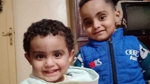 ماتا حاضنين بعضهما.. القصة الكاملة لمصرع صغيرين شقيقين في حريق بشقة سكنية بشبين القناطر ماتا حاضنين بعضهما.. القصة الكاملة لمصرع صغيرين شقيقين في حريق بشقة سكنية بشبين القناطر
