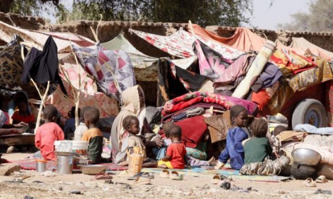 في الفاشر السودانية المحاصرة: إسعافات أولية بمواد بدائية في الفاشر السودانية المحاصرة: إسعافات أولية بمواد بدائية