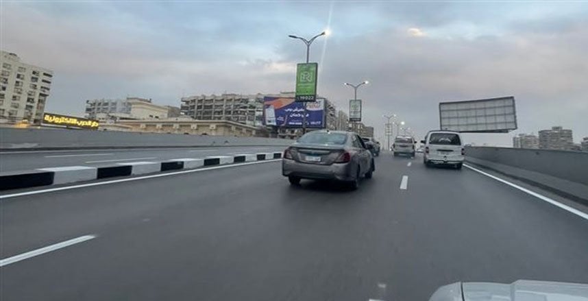 اعرف مشوارك.. انتظام مروري بطرق ومحاور محافظتي القاهرة والجيزة اعرف مشوارك.. انتظام مروري بطرق ومحاور محافظتي القاهرة والجيزة
