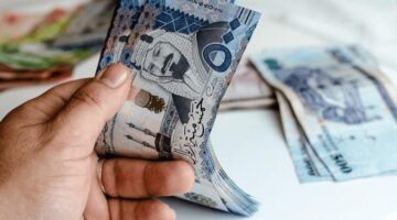 سعر الريال السعودي مقابل الجنيه المصري اليوم الأحد يسجل مفاجأة رغم اقتراب موسم الحج