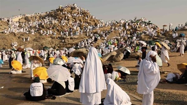 السياحة تحذر من اللجوء للطرق غير الرسمية للحج والبعد عن السماسرة والوسطاء | بث مباشر