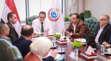 وزير الصحة يعقد اجتماعاً لبحث آليات تطوير وحوكمة منظومة العلاج على نفقة الدولة