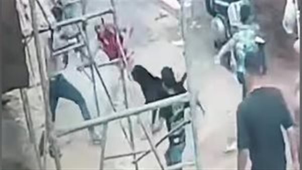 استخدموا خلالها كلبًا.. الأمن يفحص حدوث مشاجرة بالأسلحة البيضاء بين مجموعة من الأشخاص استخدموا خلالها كلبًا.. الأمن يفحص حدوث مشاجرة بالأسلحة البيضاء بين مجموعة من الأشخاص