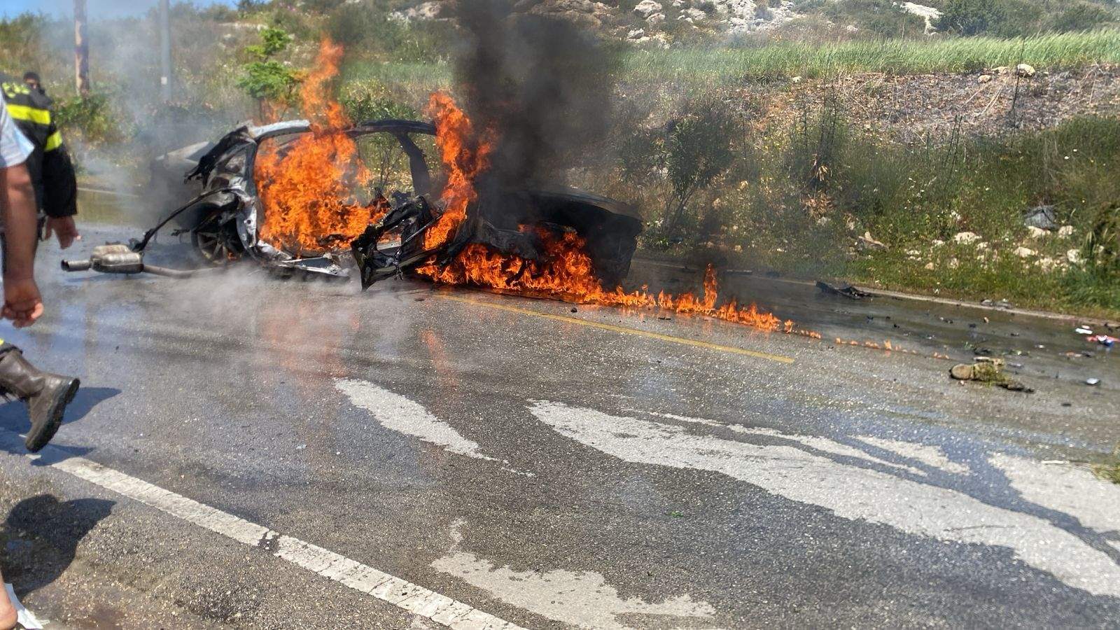 مراسل الجديد: شهيد في حصيلة أولية عقب إستهداف سيارة بصاروخ موجه من مسيّرة في بلدة كوثرية السياد مراسل الجديد: شهيد في حصيلة أولية عقب إستهداف سيارة بصاروخ موجه من مسيّرة في بلدة كوثرية السياد