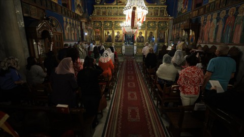 للعام الثاني.. مسيحيو غزة يحيون عيد الفصح وسط الموت والدمار للعام الثاني.. مسيحيو غزة يحيون عيد الفصح وسط الموت والدمار