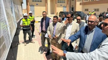 نائب وزير الإسكان يتفقد مشروعات الصرف الصحي ضمن مبادرة "حياة كريمة" في الجيزة