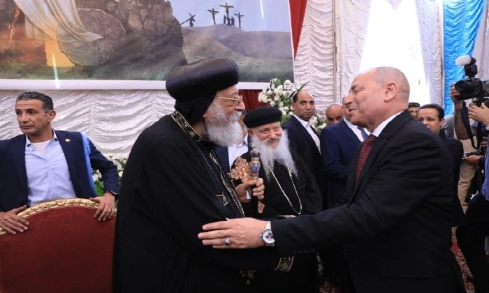 محافظ القاهرة يزور البابا تواضروس الثاني بالعباسية لتهتئته بعيد القيامة محافظ القاهرة يزور البابا تواضروس الثاني بالعباسية لتهتئته بعيد القيامة