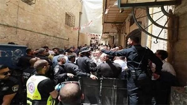 الاحتلال يمنع سفير الفاتيكان لدى دولة فلسطين من دخول كنيسة القيامة في القدس الاحتلال يمنع سفير الفاتيكان لدى دولة فلسطين من دخول كنيسة القيامة في القدس