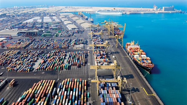 الإمارات تقود صادرات الشرق الأوسط السلعية في 2024 بنحو 41% الإمارات تقود صادرات الشرق الأوسط السلعية في 2024 بنحو 41%