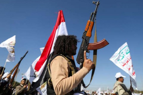 مصدر: تحذير من جماعة “أنصار الله” للسعودية والإمارات إذا قرّرتا دعم أي عملية برية ضد الجماعة مصدر: تحذير من جماعة “أنصار الله” للسعودية والإمارات إذا قرّرتا دعم أي عملية برية ضد الجماعة