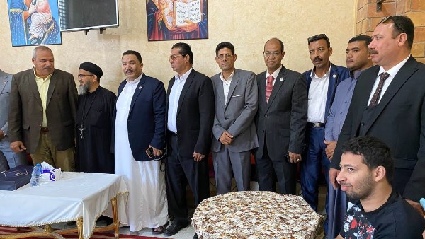 وفد من حزب الجبهة الوطنية يهنئ الإخوة الاقباط بطور سيناء بعيد القيامة المجيد وفد من حزب الجبهة الوطنية يهنئ الإخوة الاقباط بطور سيناء بعيد القيامة المجيد
