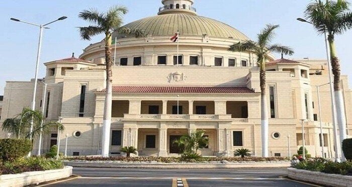 مع اقتراب الدراسة بها.. تعرف على البرامج الدراسية بكليات جامعة القاهرة الأهلية مع اقتراب الدراسة بها.. تعرف على البرامج الدراسية بكليات جامعة القاهرة الأهلية