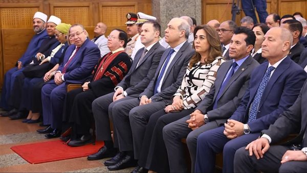 وزير الطيران المدني يشارك الأخوة الأقباط احتفالات عيد القيامة المجيد وزير الطيران المدني يشارك الأخوة الأقباط احتفالات عيد القيامة المجيد