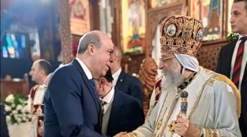 وزير الطيران المدني يشارك الأخوة الأقباط احتفالات عيد القيامة المجيد