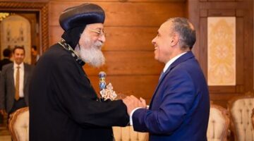 «تعزيز الوحدة الوطنية».. وزير الخارجية يقدم التهنئة لقداسة البابا تواضروس الثاني بمناسبة عيد القيامة